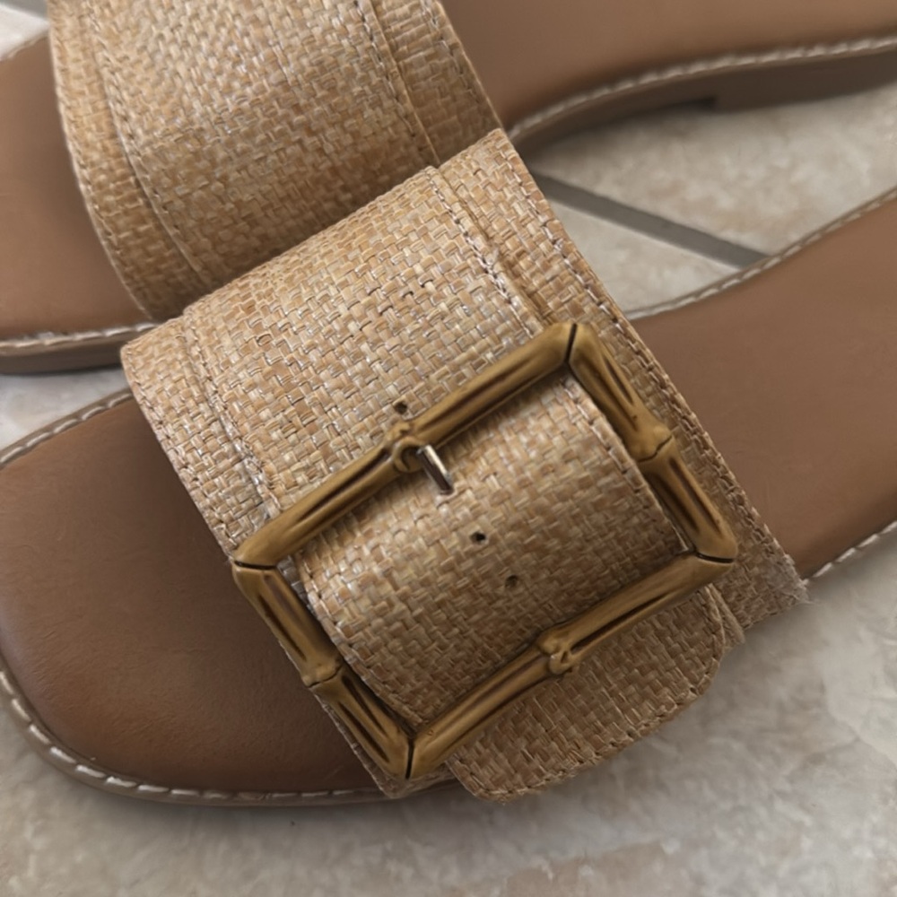 Universal Thread sandals size 6 - Picture 3 of 4